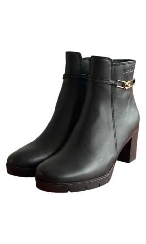 Δερμάτινο Γυναικείo Μποτάκι - F531