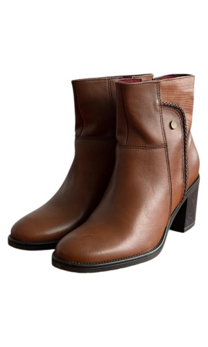 Δερμάτινο Γυναικείo Μποτάκι - M173