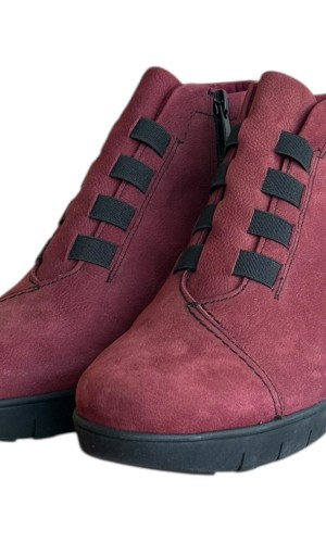 Δερμάτινο Γυναικείo Μποτάκι - M248