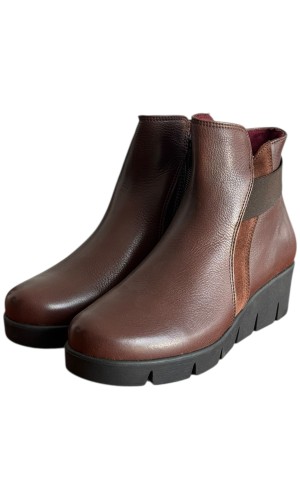 Δερμάτινο Γυναικείo Μποτάκι - M422