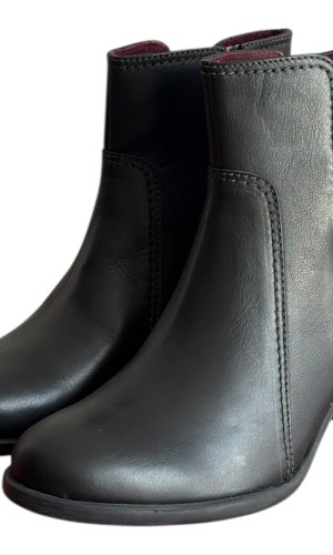 Δερμάτινο Γυναικείo Μποτάκι - M423