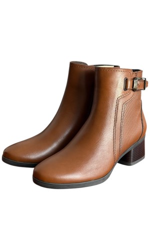 Δερμάτινο Γυναικείo Μποτάκι - M426