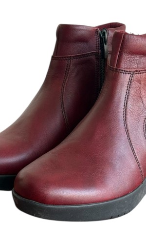 Δερμάτινο Γυναικείo Μποτάκι - M512