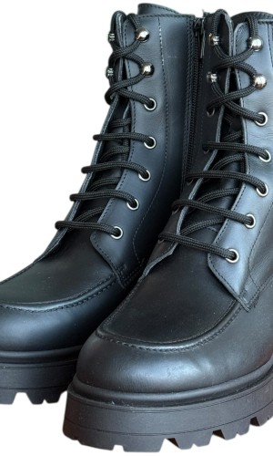 Δερμάτινο Γυναικείo Μποτάκι - W73