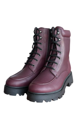 Δερμάτινο Γυναικείo Μποτάκι - W83