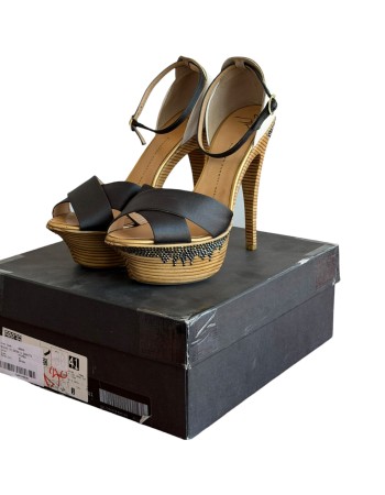 Δερμάτινο Γυναικείο Πέδιλο - A117