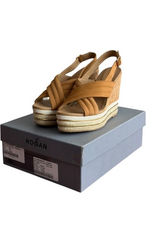  Δερμάτινη Γυναικεία Πλατφόρμα - Α332