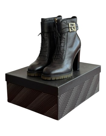 Δερμάτινο Γυναικείo Μποτάκι - A379