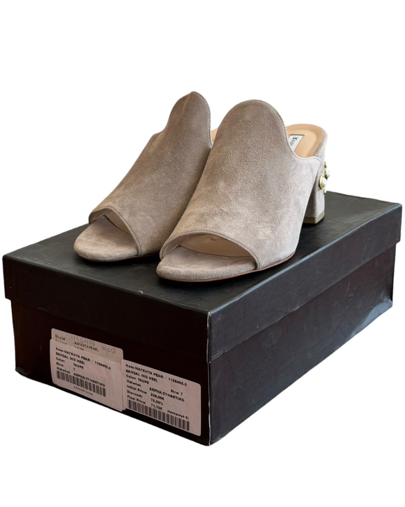 Δερμάτινη Γυναικεία Παντόφλα - A556