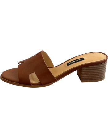 Δερμάτινη Γυναικεία Παντόφλα - A560